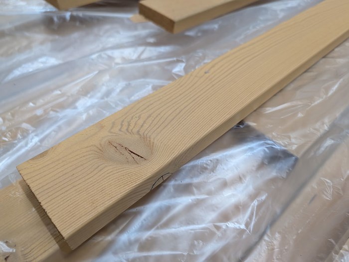 Lot 087287 | Lariks rechte lat 2x R=3 18x68 Brandvertragend + 2x ro behandeld